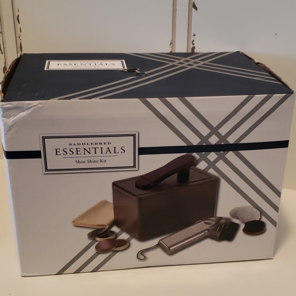 Shoe shine kit